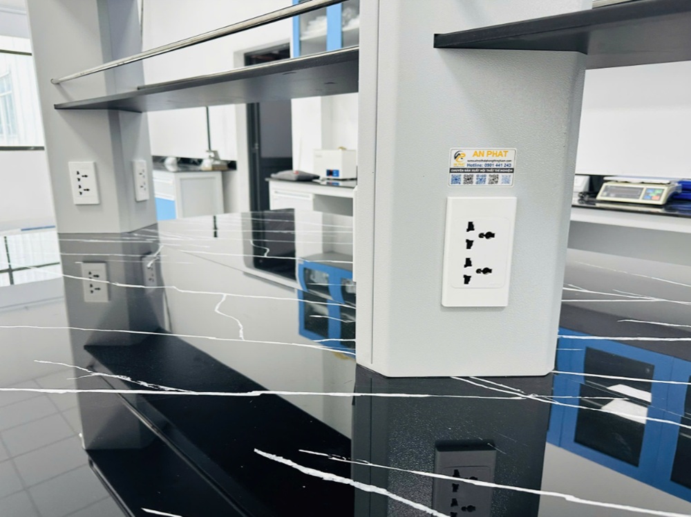 Cấu trúc và thiết kế của bàn thí nghiệm áp tường Cấu trúc và thiết kế của bàn thí nghiệm áp tường