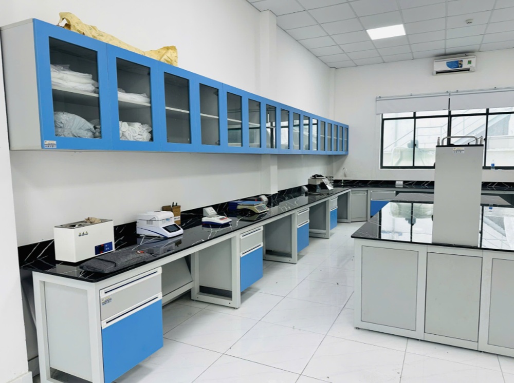 Đặc điểm và tính năng nổi bật của bàn thí nghiệm trung tâm Đặc điểm và tính năng nổi bật của bàn thí nghiệm trung tâm